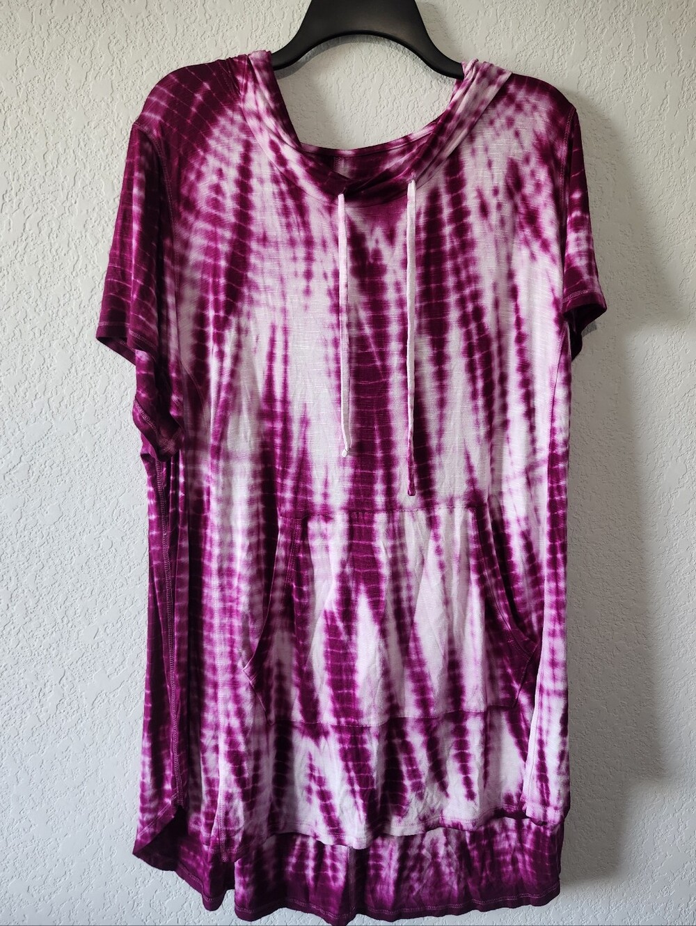 Lane Bryant Size 22/24 LIVI Red/White Tye Dye Short Sleeve Hooded Workout Top